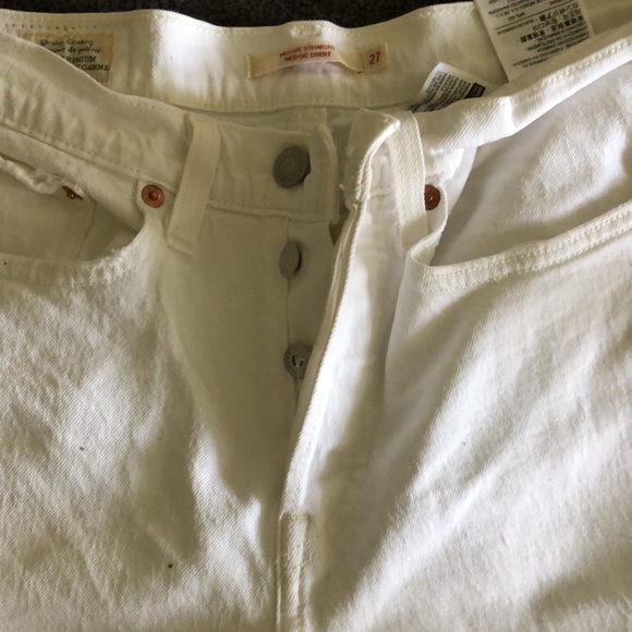 White Levi’s - Picture 2 of 3